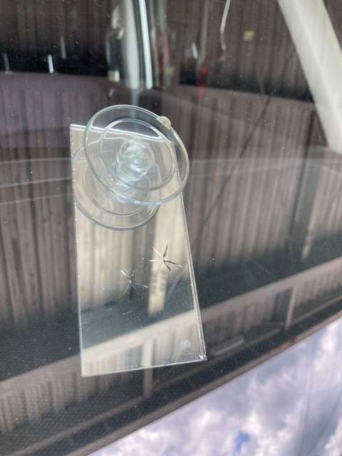 【リペア修理】フロントガラス飛び石による傷の修理跡